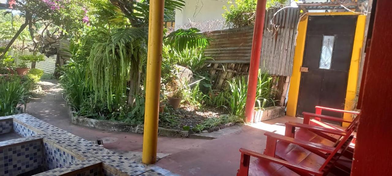 Hotel Y Restaurante Playa Linda سان بيدرو لا لاغونا المظهر الخارجي الصورة